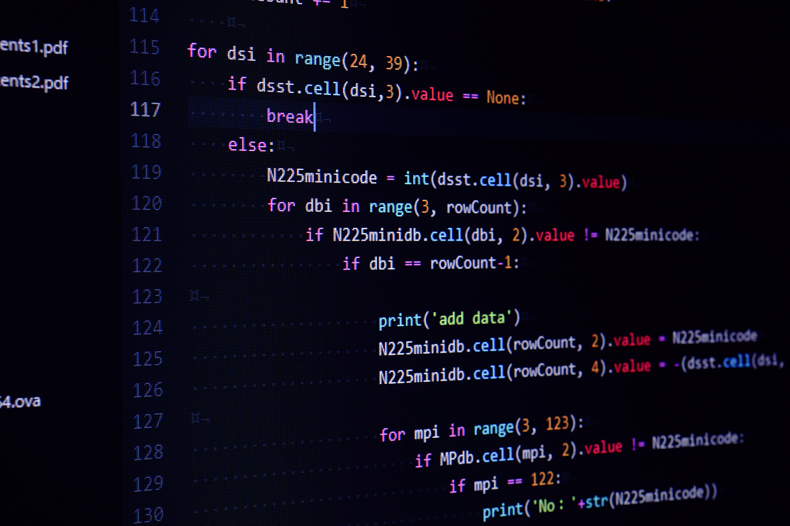 ECサイト制作の画面イメージ：コードエディタに表示されたプログラムコード